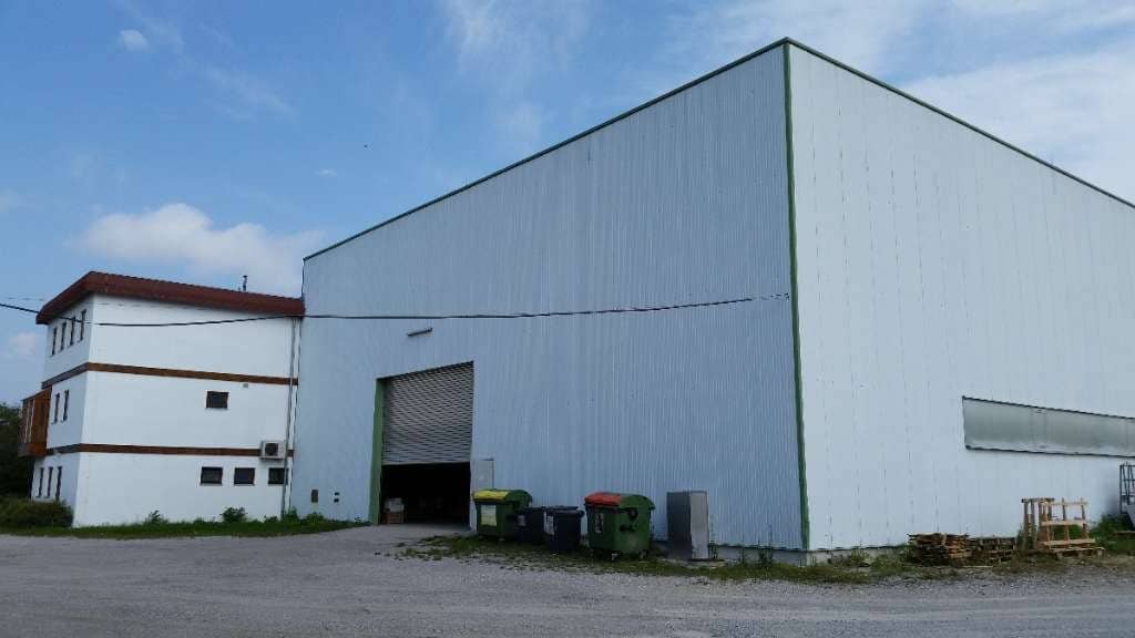 Gewerbeliegenschaft in Wiener Neustadt – Produktionshalle, Büro