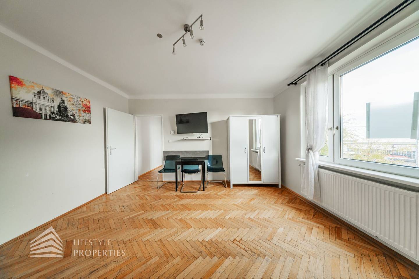 Apartment near Meiselmarkt in a historic building