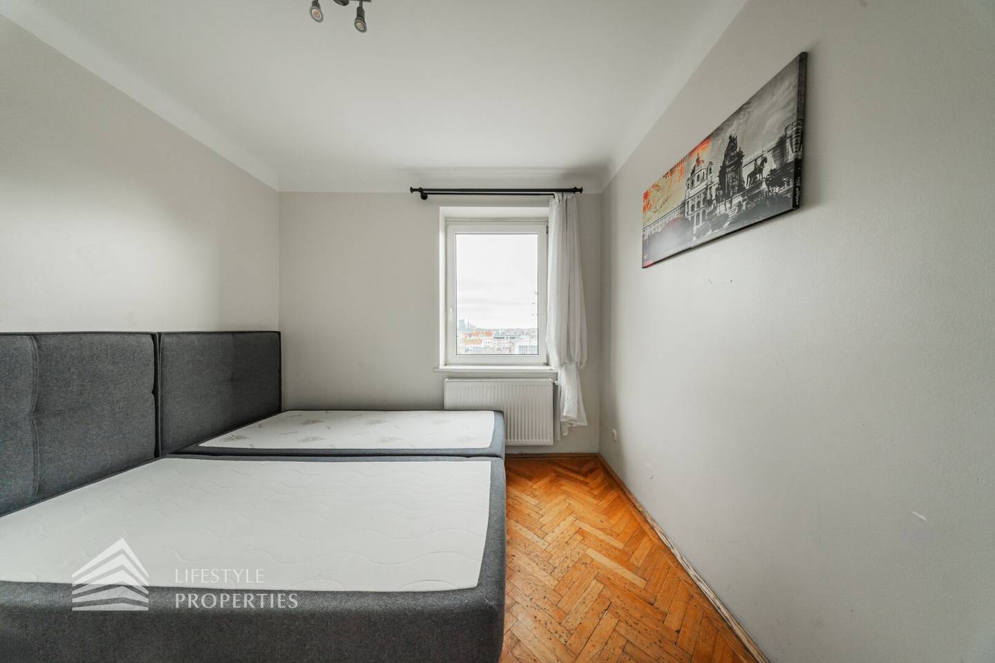 Apartment near Meiselmarkt in a historic building