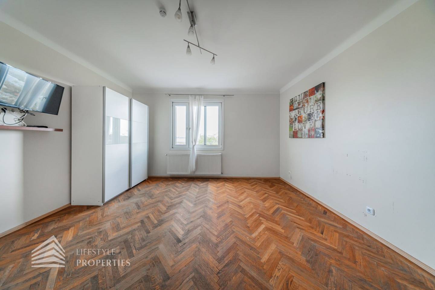 Apartment near Meiselmarkt in historic building