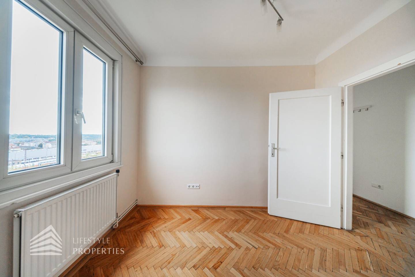 Apartment near Meiselmarkt old building built in kitchen