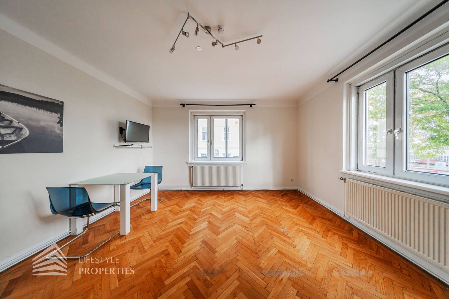Old building flat near Meiselmarkt U3