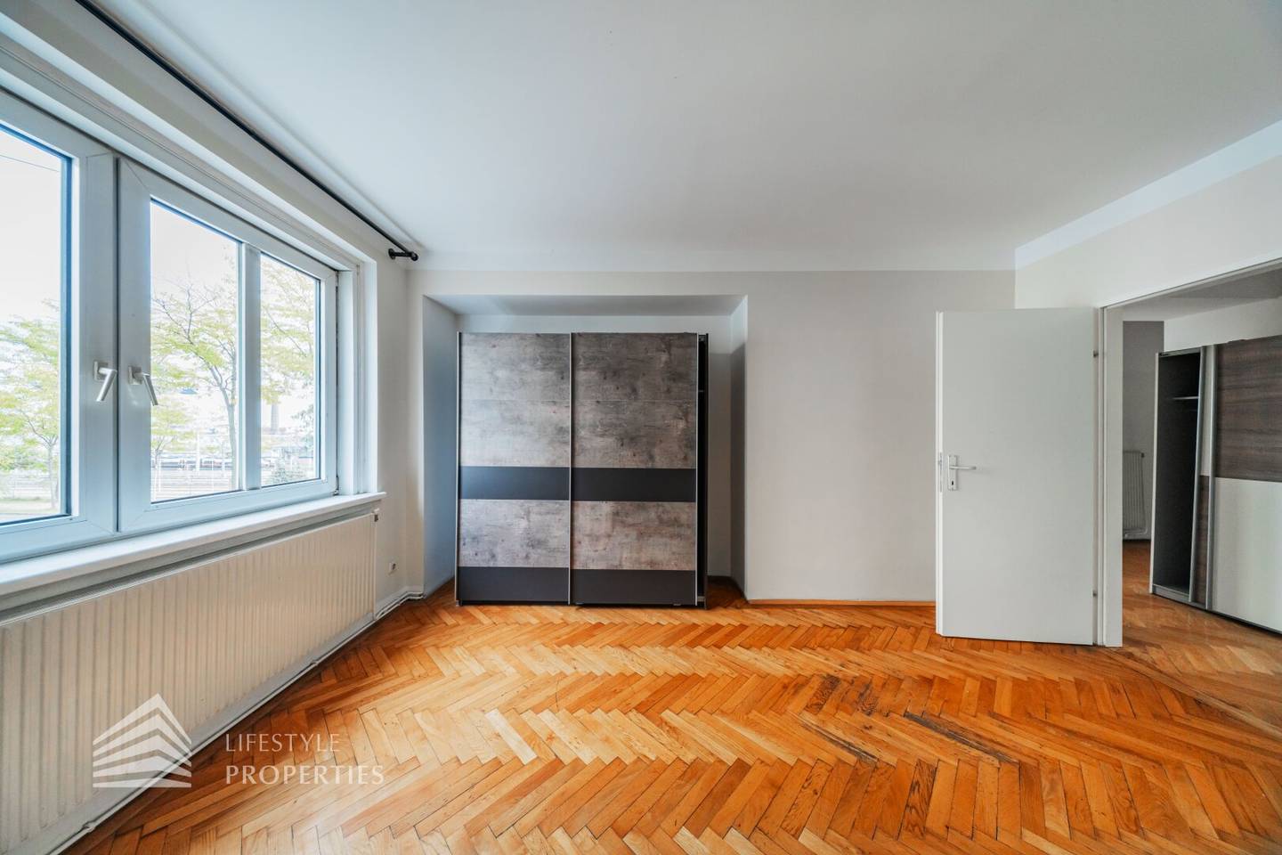 Old building flat near Meiselmarkt U3