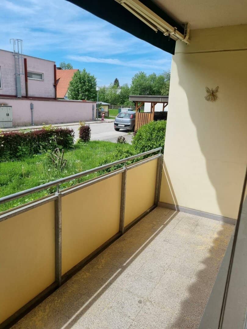 Apartment with loggia near university