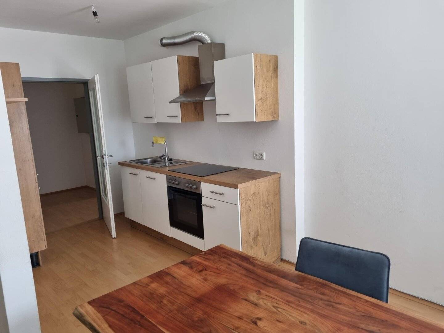 Charming three room Wohnung with loggia