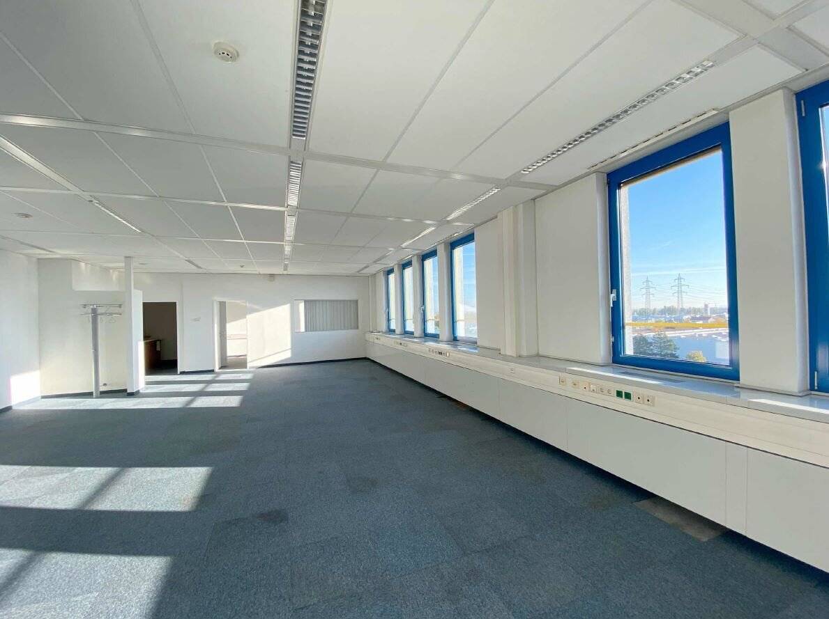 Wiener Neudorf! 136 sqm office space commission free