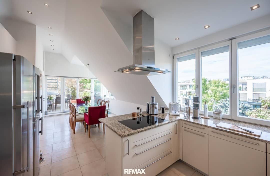 Penthouse with private pool and terraces Spittelau