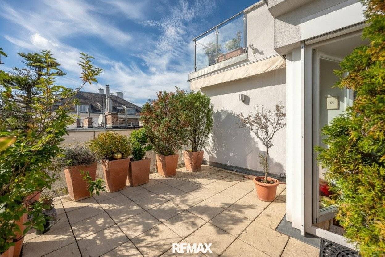 Penthouse with private pool and terraces Spittelau