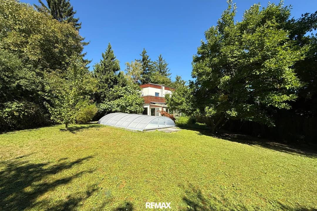 Einfamilienhaus in Maurer Premium-Lage mit Garten & Wintergarten