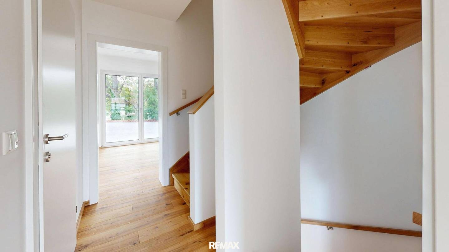 Row house with garden commission free