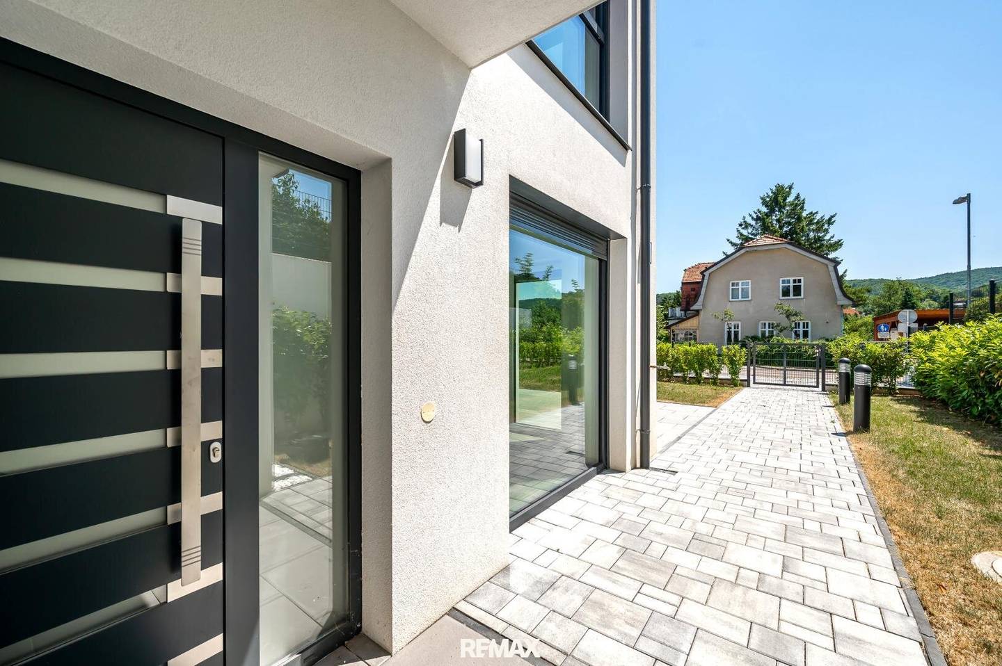 Modernes Neubauhaus mit Wienerwaldblick – 130 m², Südterrasse & Garten