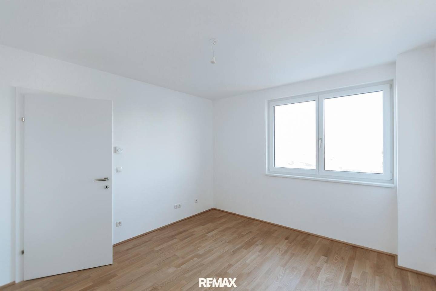 Apartment new build first occupancy with private loggia and energy efficient design