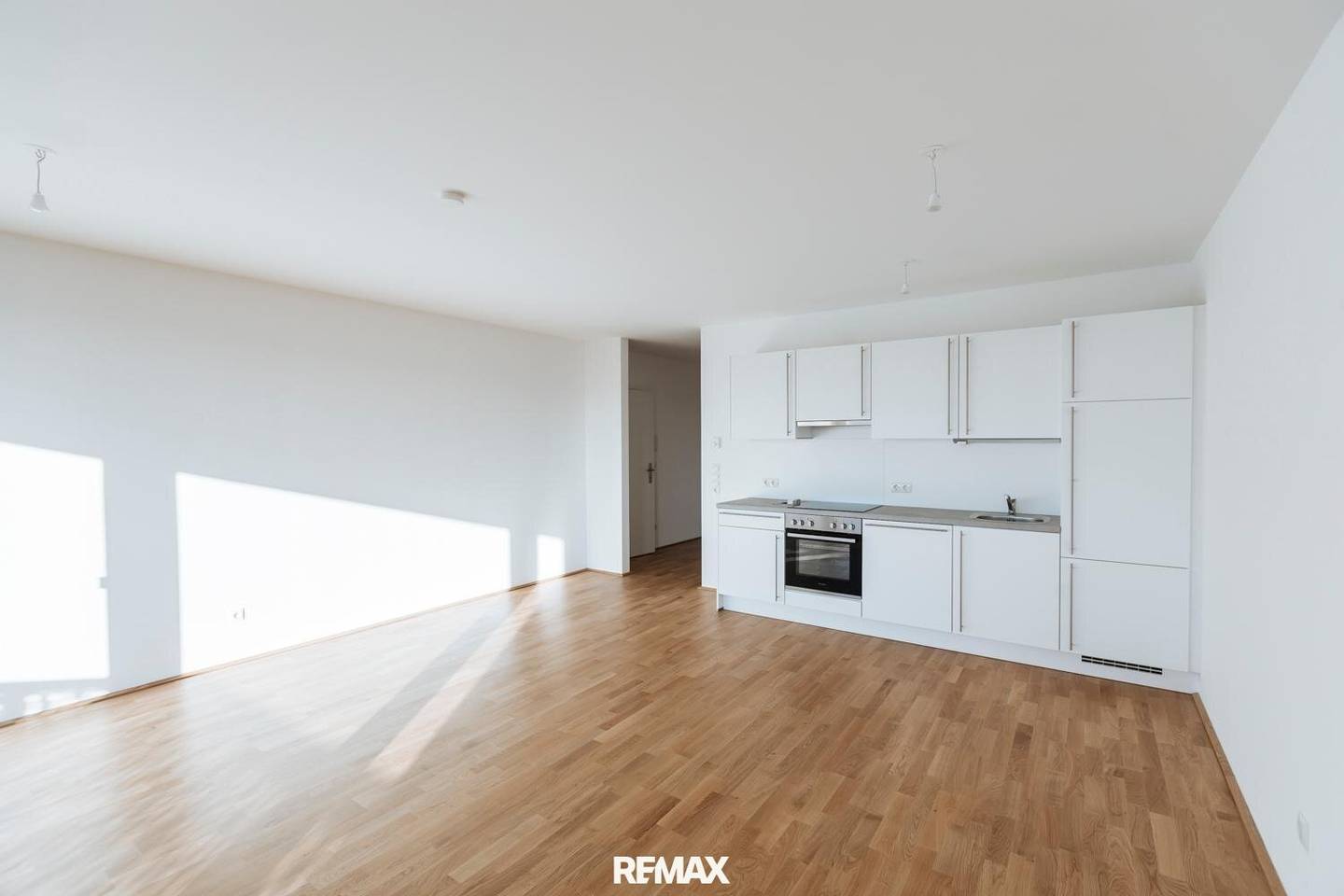 Apartment new build first occupancy with private loggia and energy efficient design