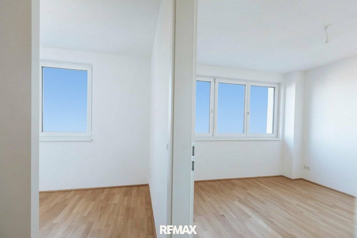 Commission free apartment with loggia first occupancy