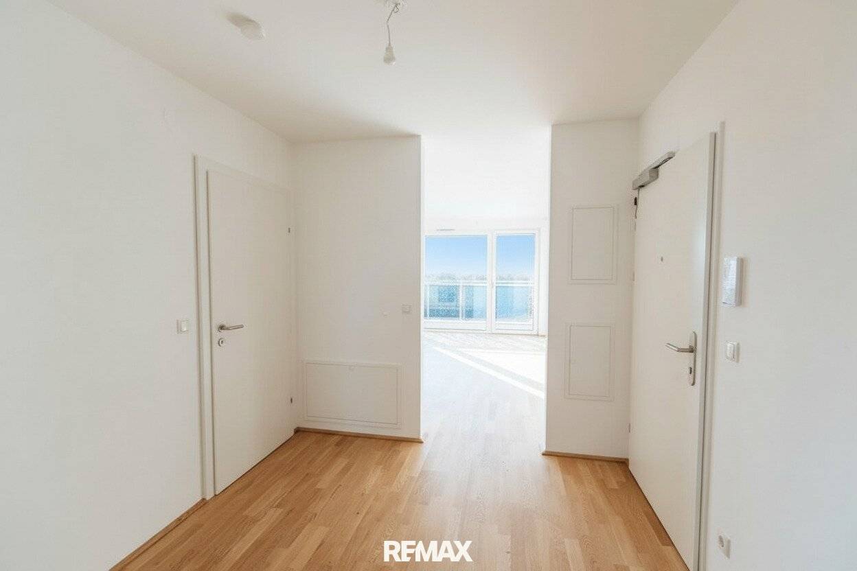 Commission free apartment with loggia first occupancy