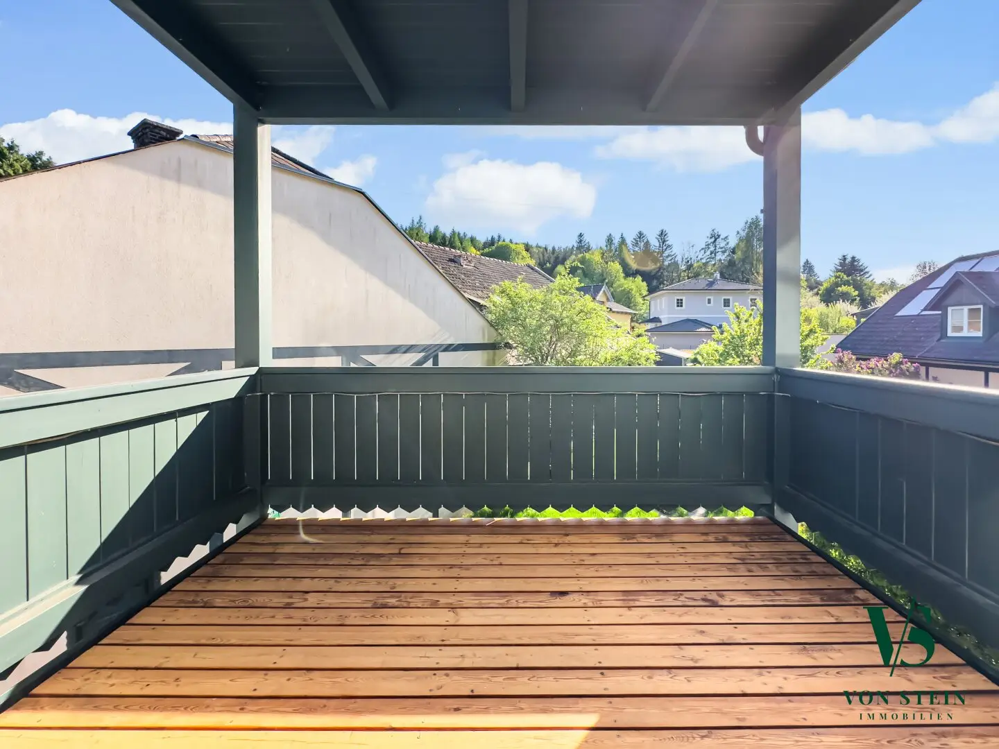 Wohnung im Grünen mit Loggia und Garage