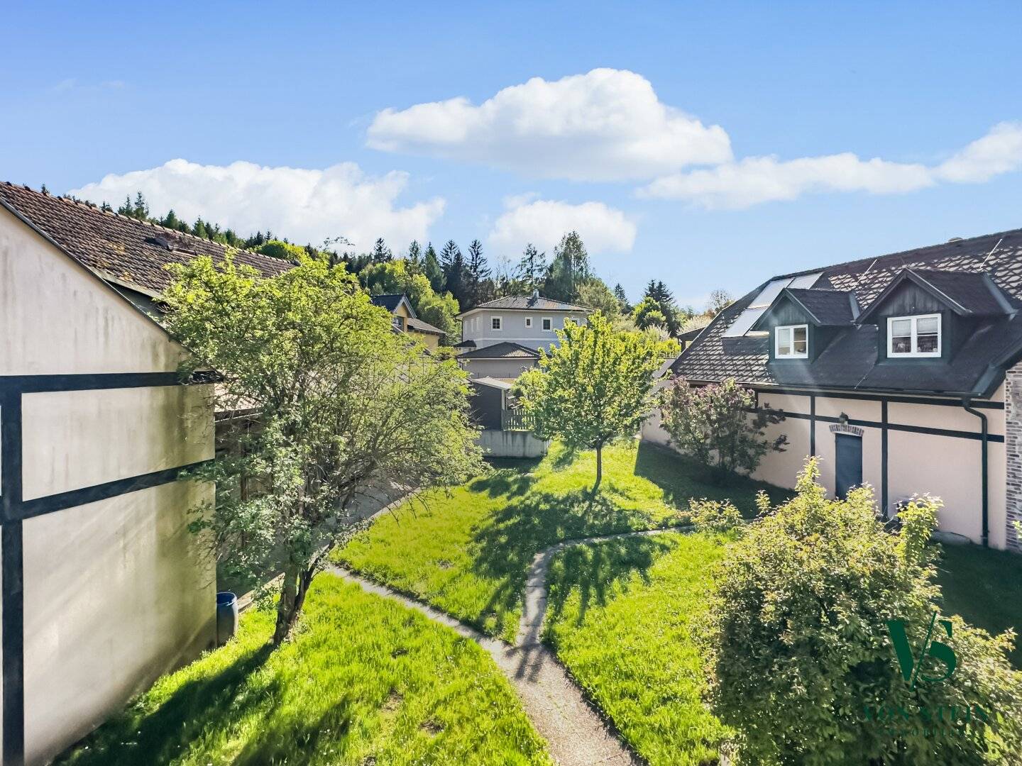 Wohnung im Grünen mit Loggia und Garage