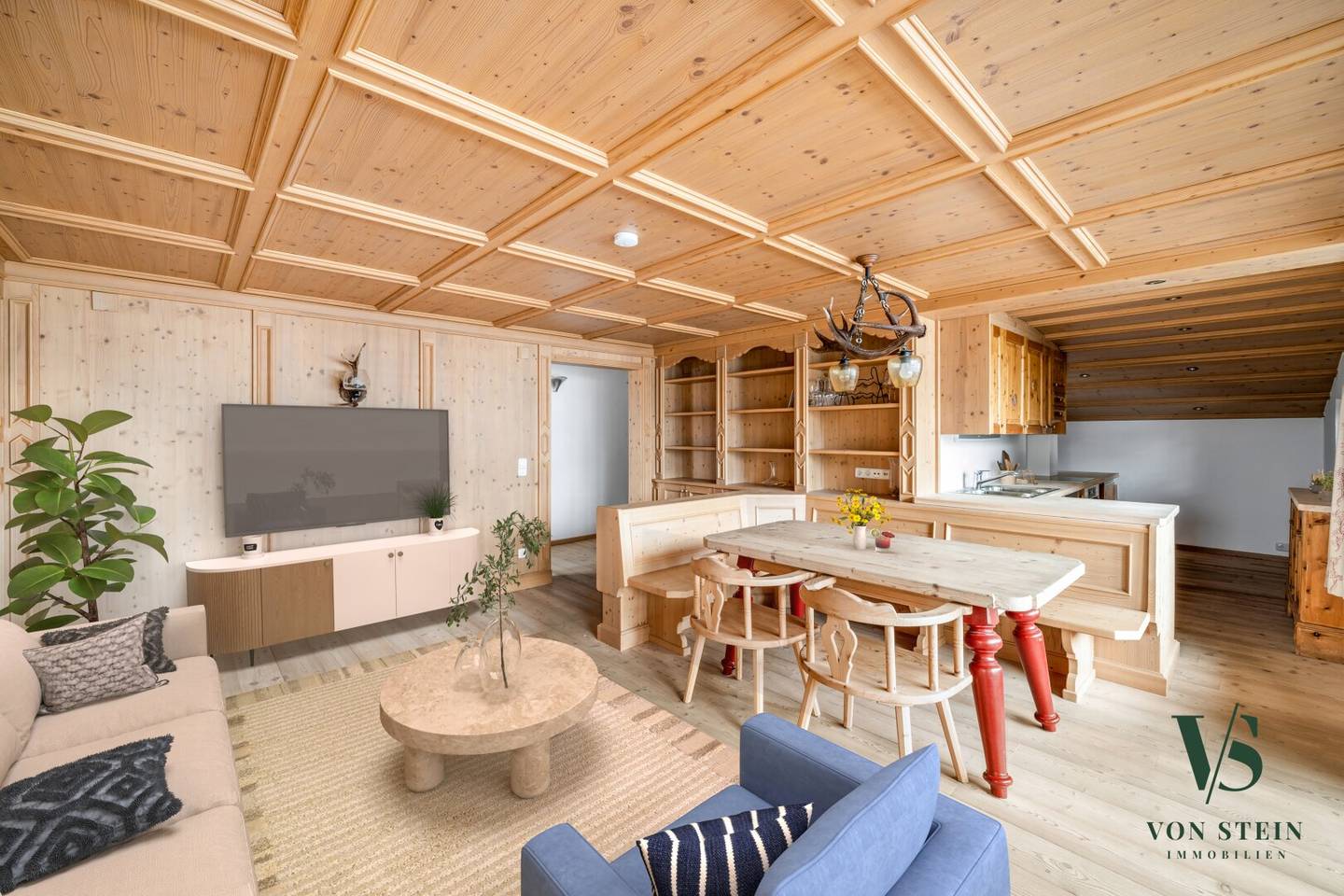 Dachgeschosswohnung mit Balkon und Garage in Tirol