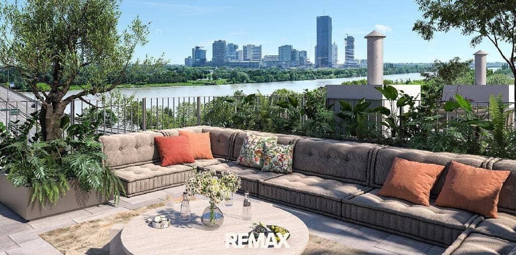 Apartment with Danube view and first occupancy