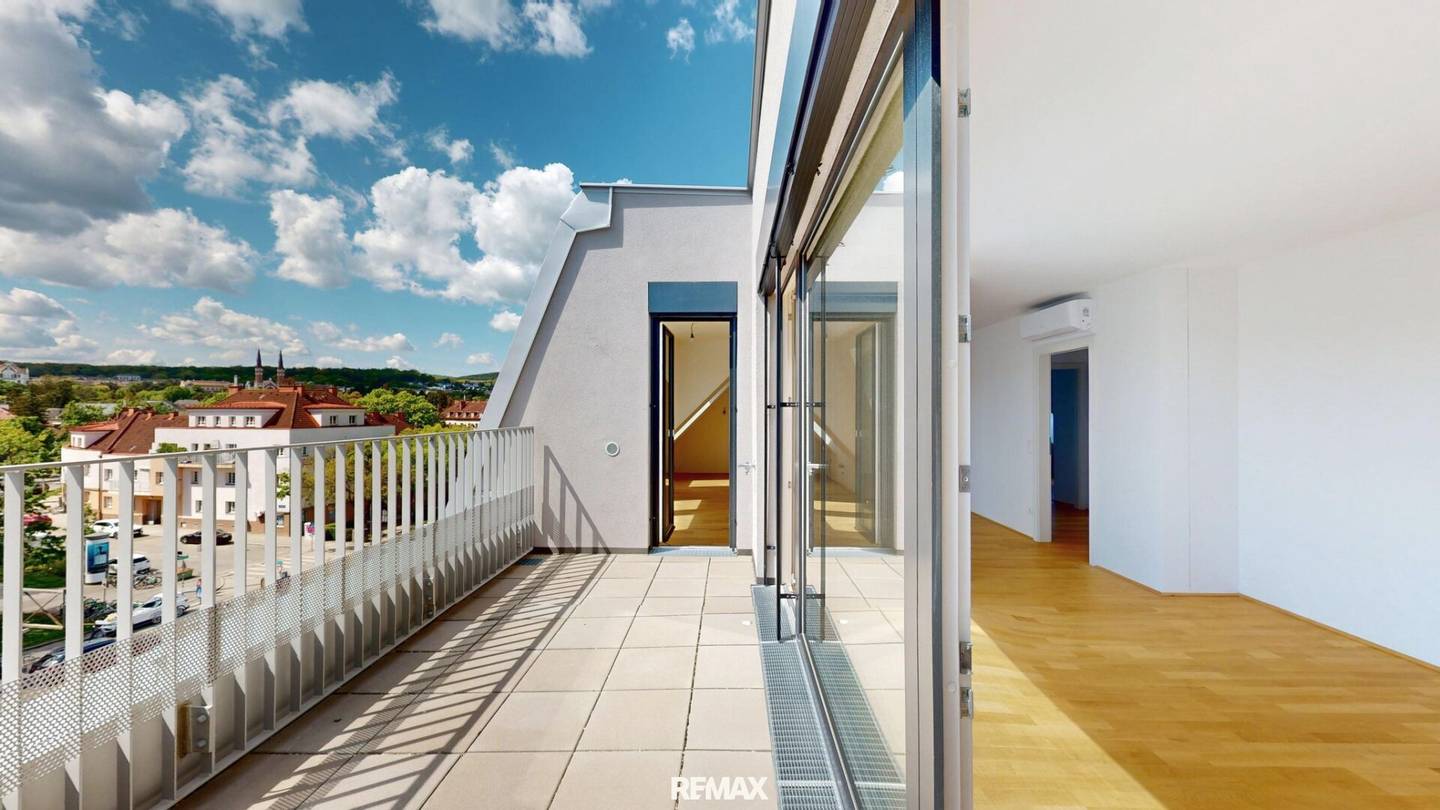 119 m² top floor apartment | distant view