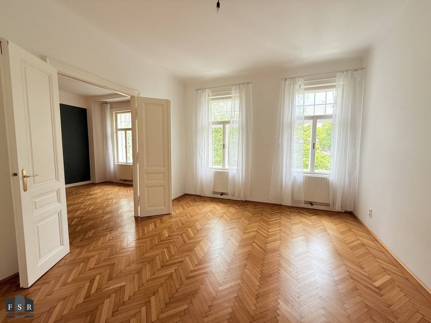2-Zimmer Altbau-Wohnung im Jugendstilhaus am Laurentius Platz, U3-Nähe