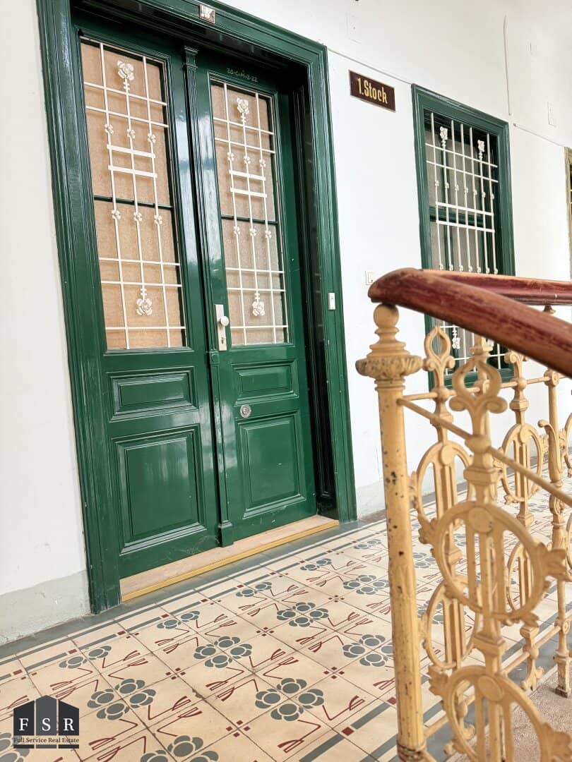 2-Zimmer Altbau-Wohnung im Jugendstilhaus am Laurentius Platz, U3-Nähe
