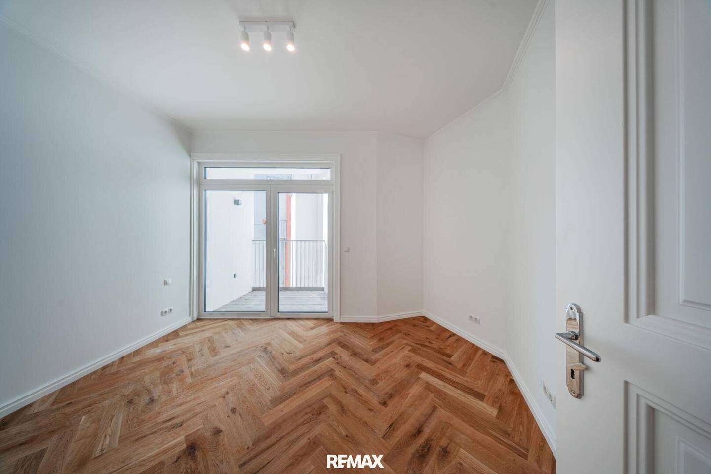 Wohnung nachhaltig saniert Altbau Loggia