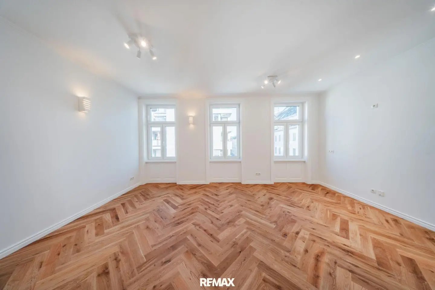 Apartment sustainably renovated with loggia