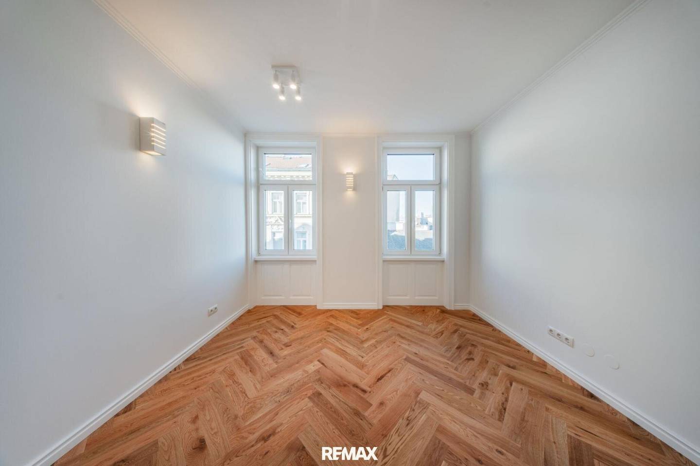 Wohnung first occupancy west facing open kitchen