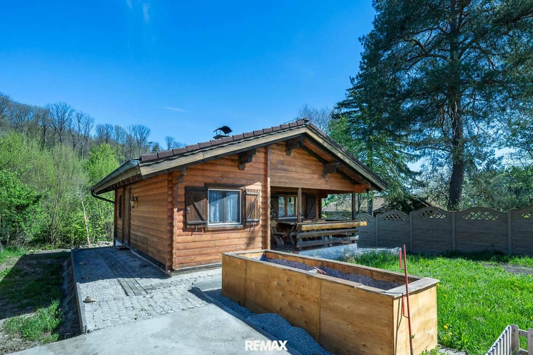 Holzhaus in Ruhelage: 2-Zimmer, 51 m², Sauna, 501 m² Grund, nahe Wien