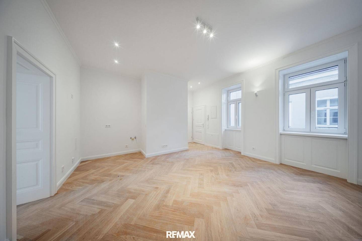 Renovated historic apartment near U3