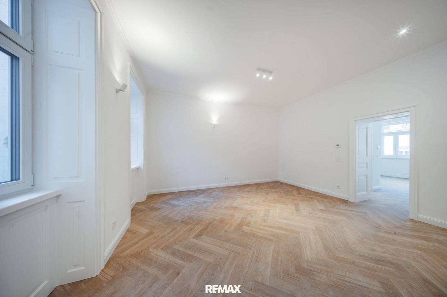 Renovated historic apartment near U3
