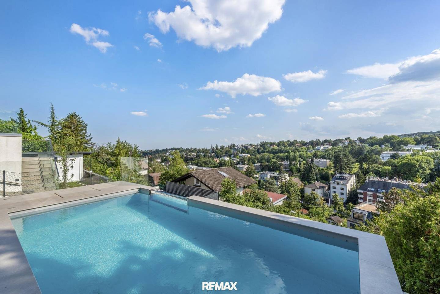 Luxusvilla mit Pool & Sauna in Wien Döbling am Hackenbergweg