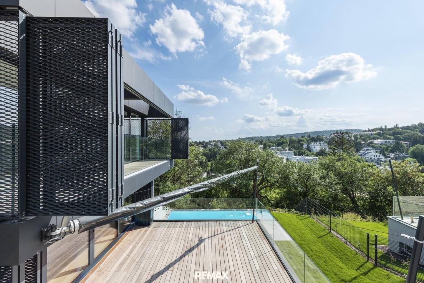 Luxusvilla mit Pool & Sauna in Wien Döbling am Hackenbergweg