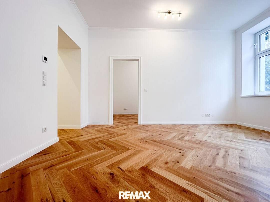 Lichtdurchflutete Wohnung Loftstil Erstbezug U3