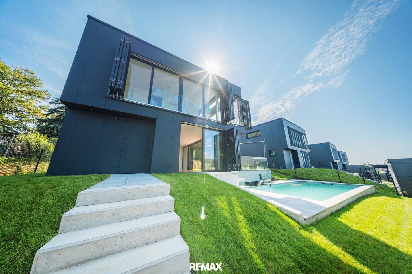 Exklusive Villa in wunderschöner Grünruhelage mit Outdoor-Pool & Sauna