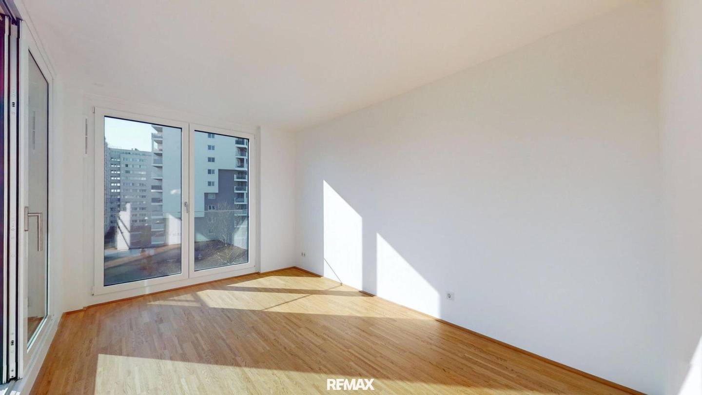 Top floor apartment newly built with a terrace at Schrickpark
