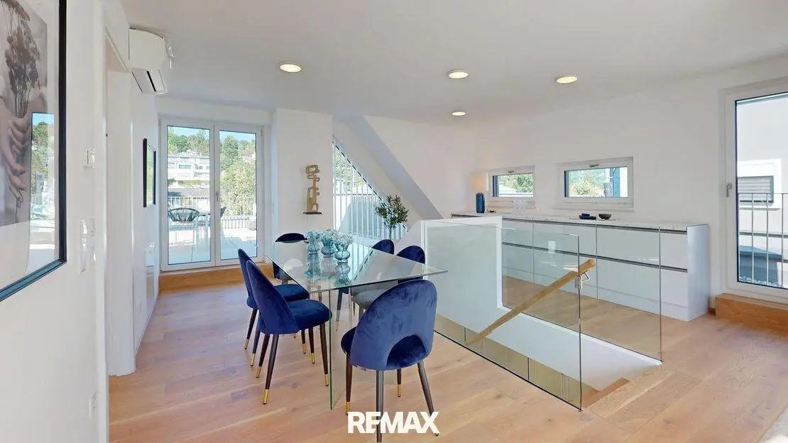 Top floor apartment brand new large terrace