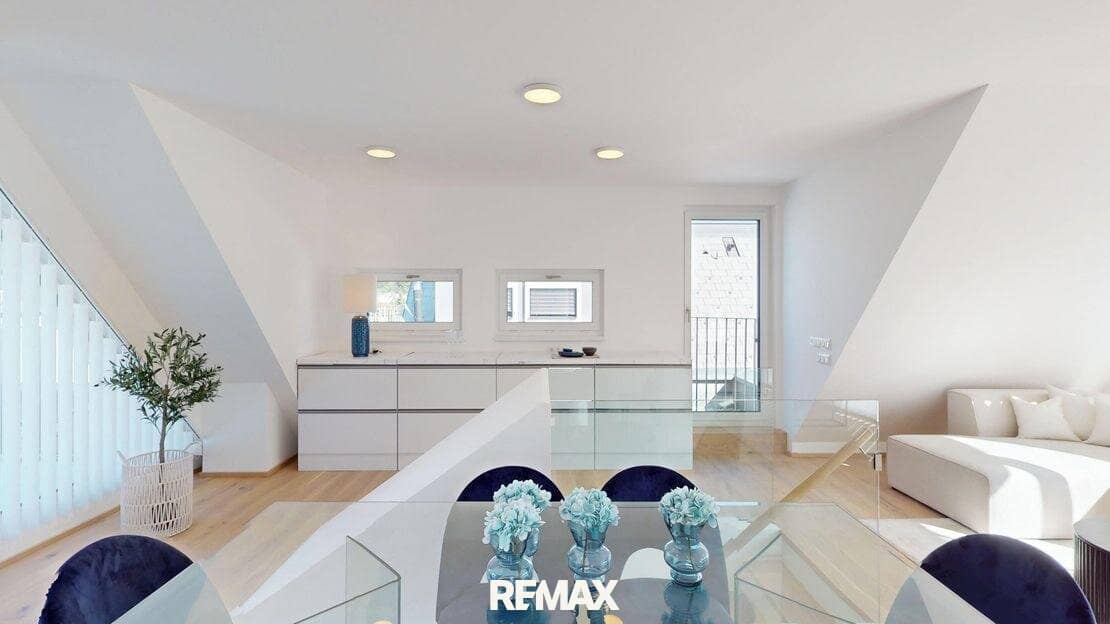 Top floor apartment brand new large terrace