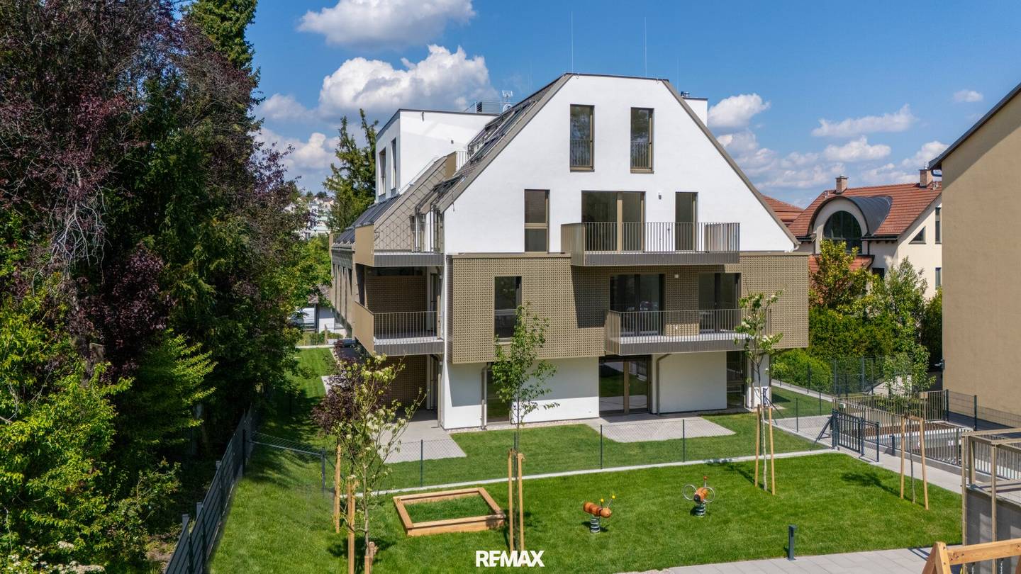 Dachgeschosswohnung Erstbezug Balkon im Grünen