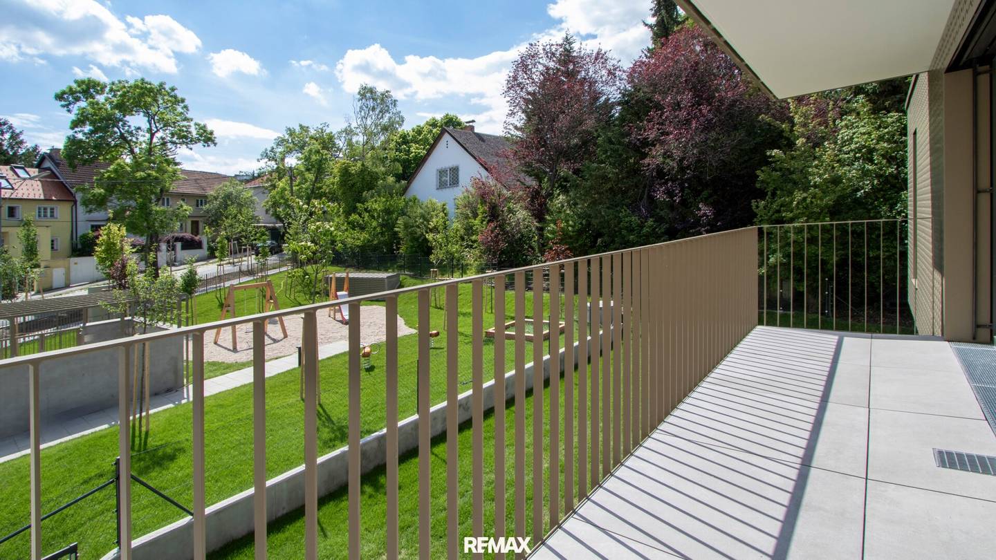 Top floor apartment first occupancy Large balcony