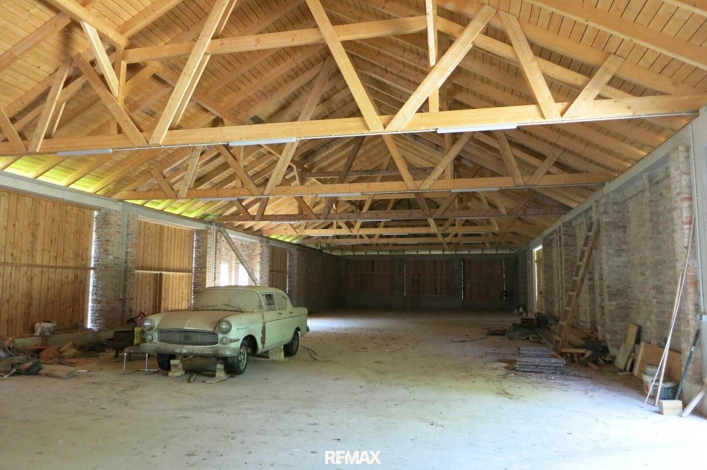 Barn approx 400 m² in Ober St.Veit