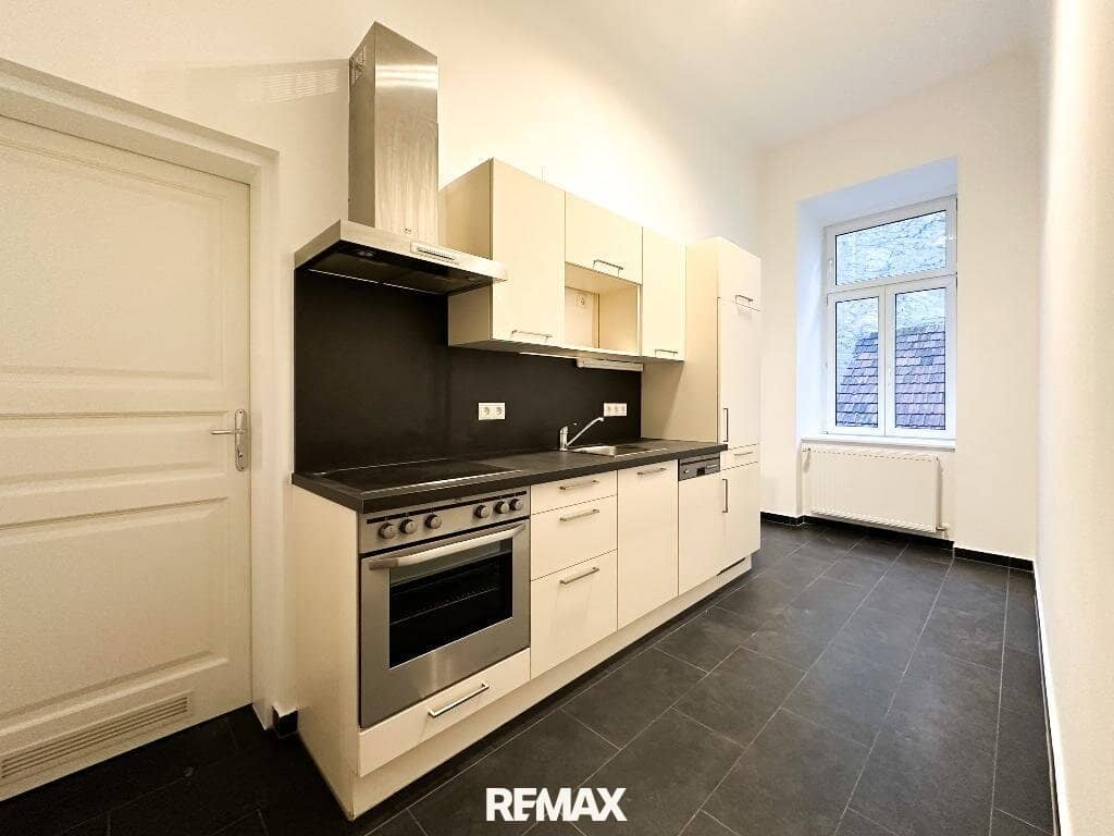 Apartment near Karlsplatz bright and renovated
