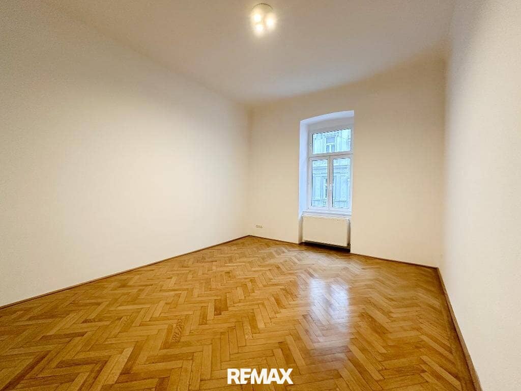 Apartment near Karlsplatz bright and renovated