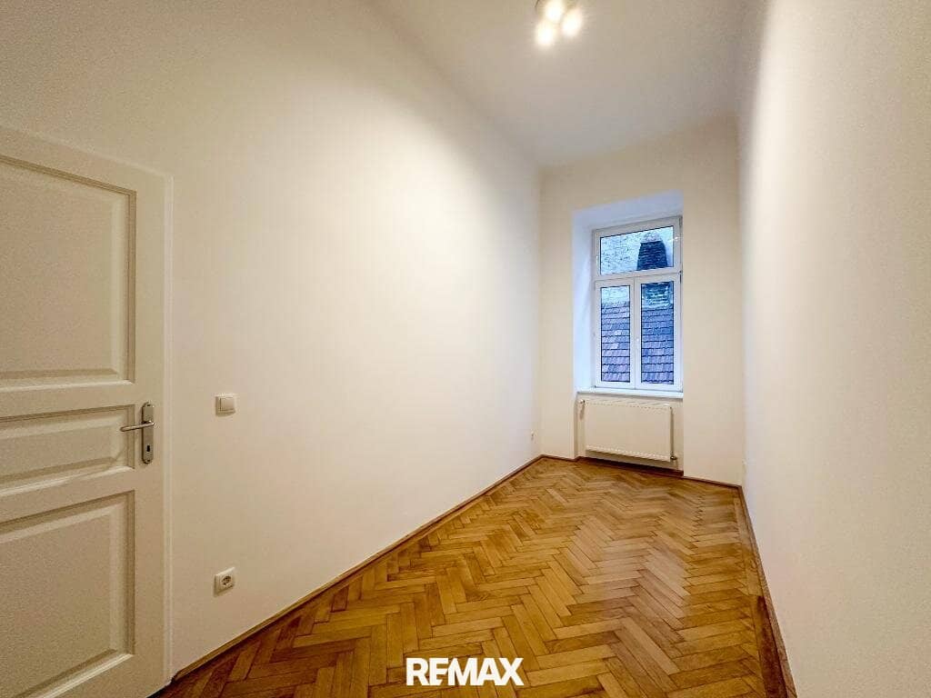Apartment near Karlsplatz bright and renovated