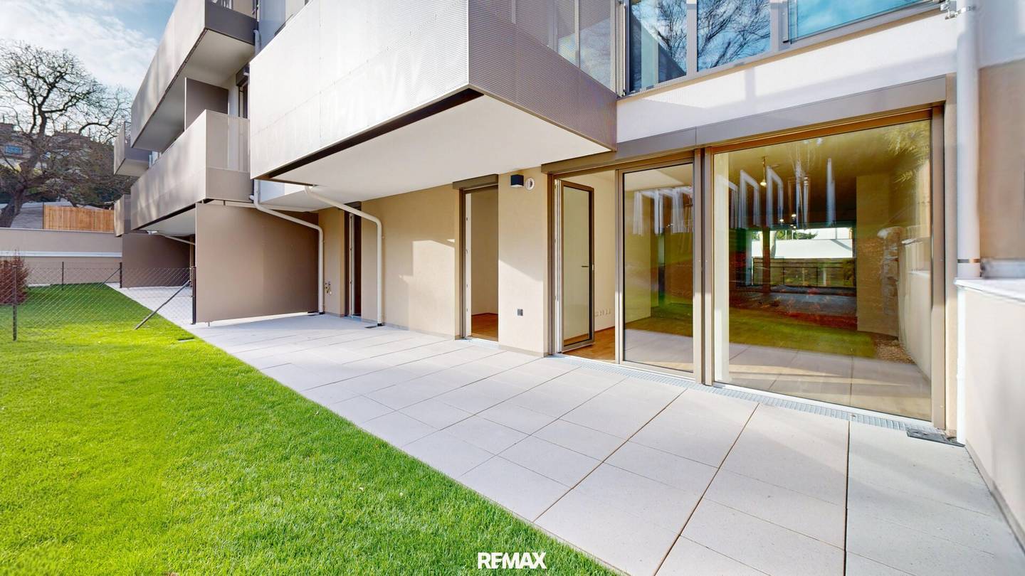 Newly built apartment with garden and loggia