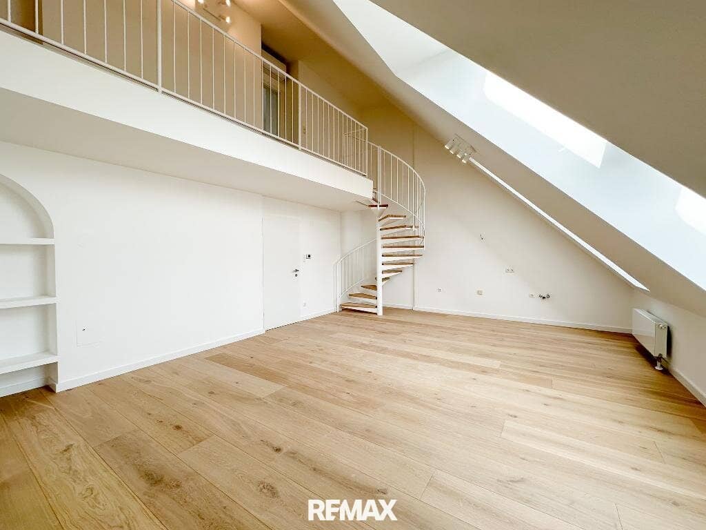Maisonettewohnung Bright attic duplex