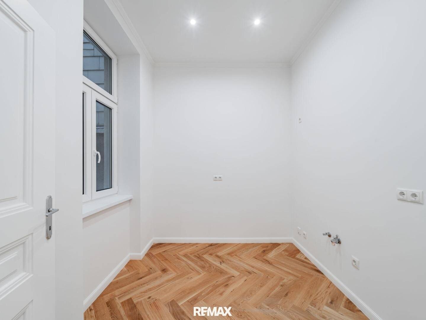 Renovated historic apartment Bennoplatz Westside