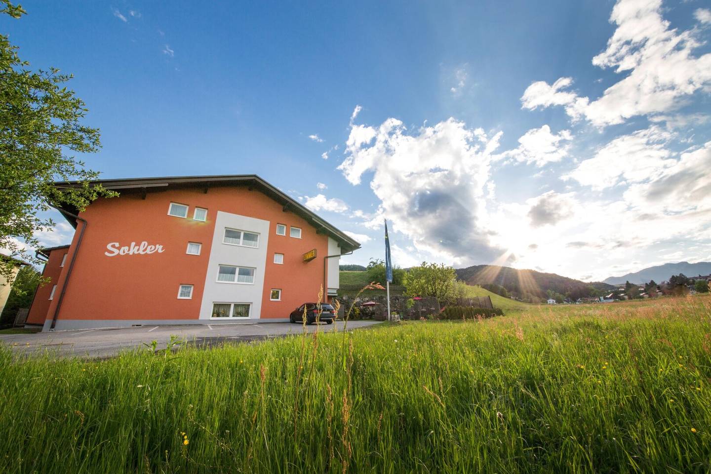Ganzjahresbetrieb Hotel Garni in Villach – 400 m² Fläche, 10 Parkplätze