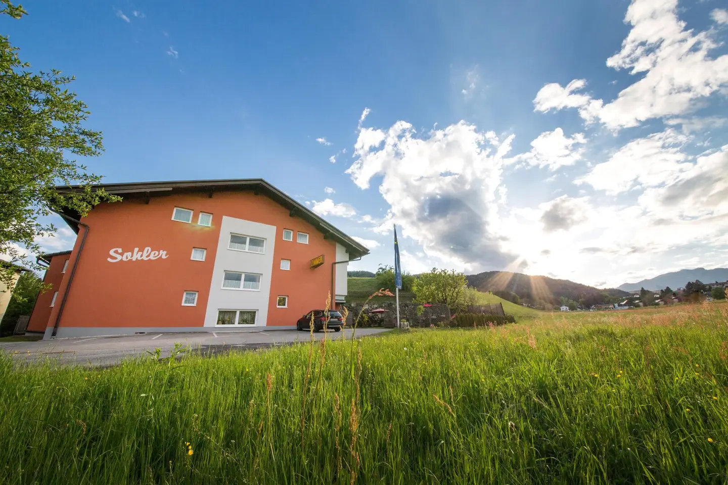 Ganzjahresbetrieb Hotel Garni in Villach – 400 m² Fläche, 10 Parkplätze